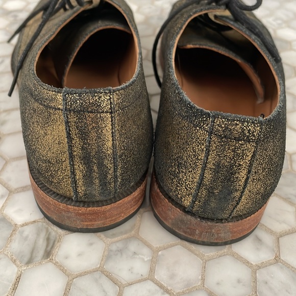 John Fluevog gold sample shoe? - Picture 4 of 4